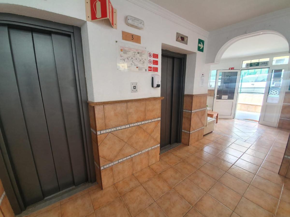 Ocean Front Cozy 2 Bedroom, 3 Beds Spacious- Netflix, Pool, Beach Lift & Fast Wifi Playa del Inglés Exterior foto