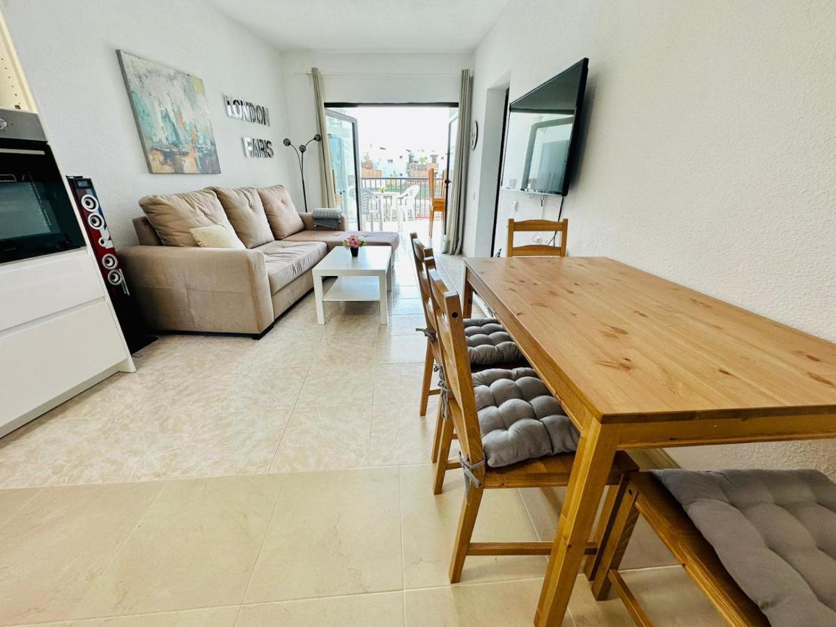 Ocean Front Cozy 2 Bedroom, 3 Beds Spacious- Netflix, Pool, Beach Lift & Fast Wifi Playa del Inglés Exterior foto