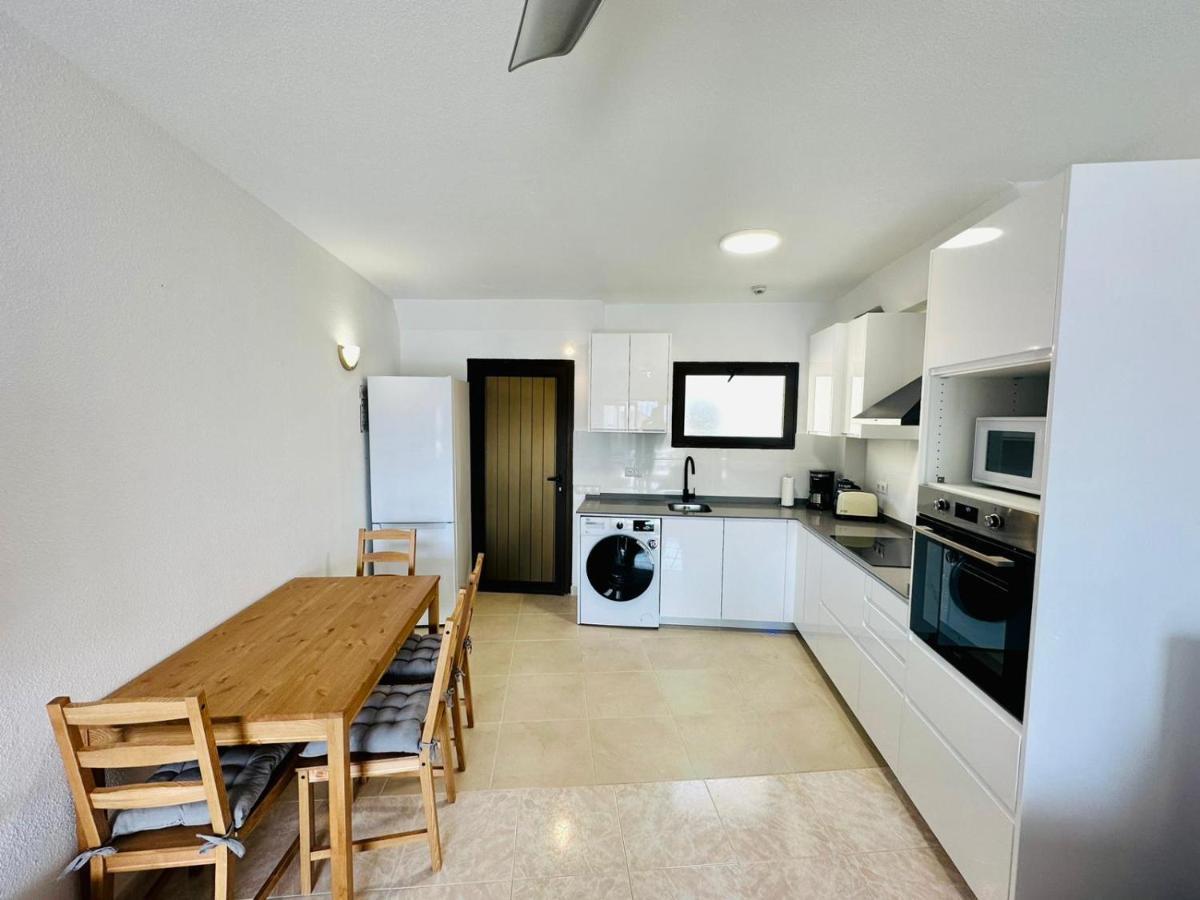 Ocean Front Cozy 2 Bedroom, 3 Beds Spacious- Netflix, Pool, Beach Lift & Fast Wifi Playa del Inglés Exterior foto